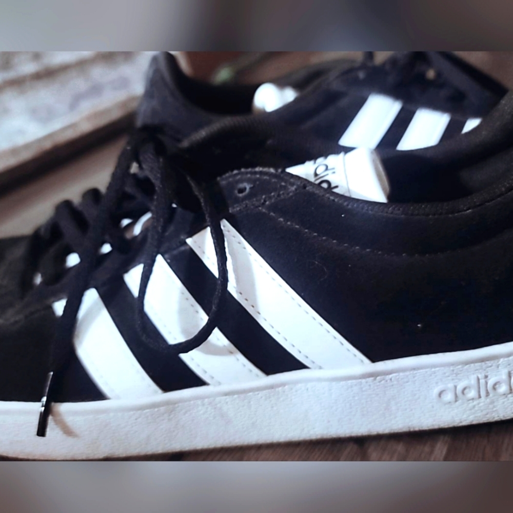 CLASSIC like new adidas shoes